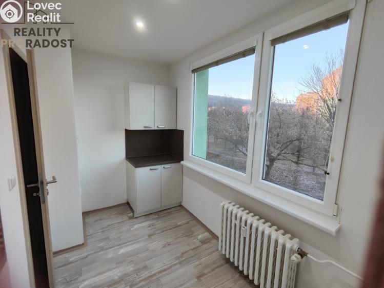 Rent apartment 2+1 Chomutov, Dřínovská č. 2