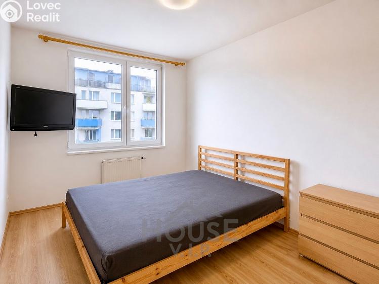Prodej bytu 2+KK Praha, Bechlínská č. 5