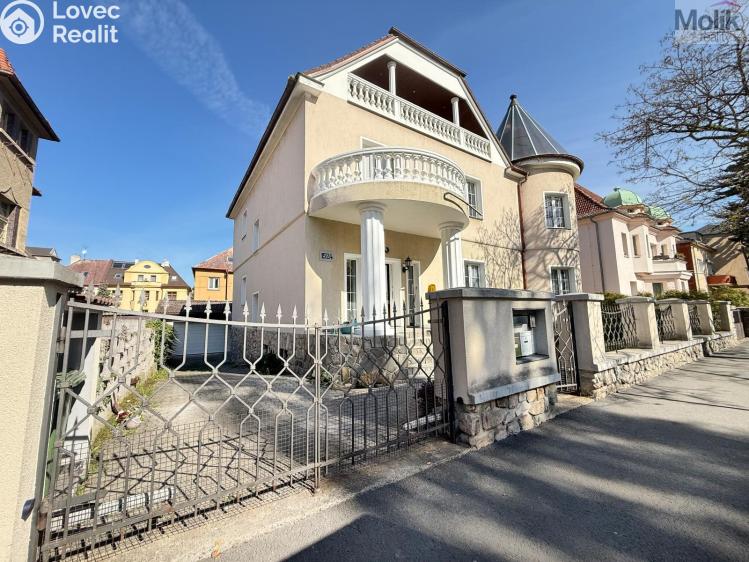 Rent atypical apartment Chomutov, Zborovská 1524/41 č. 1