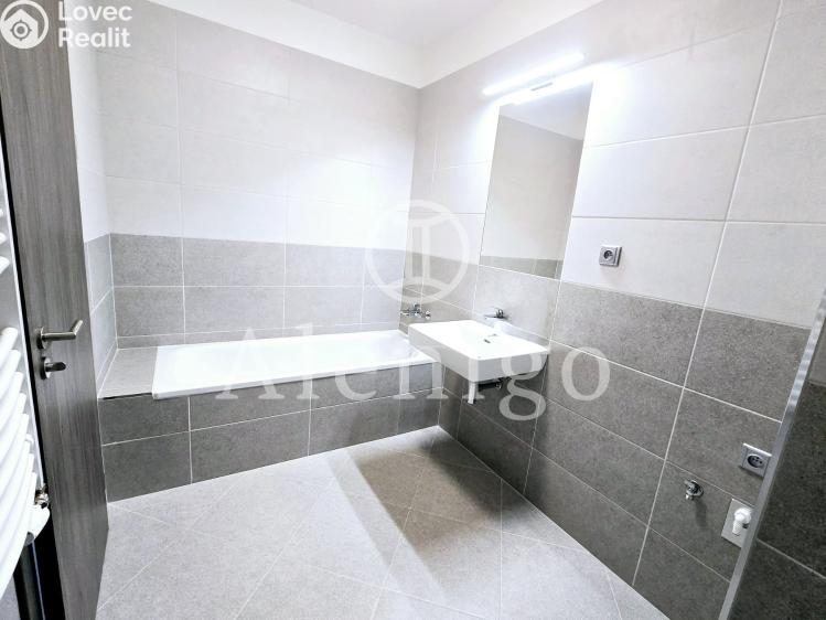 Prodej bytu 2+KK Praha, Poděbradská č. 14