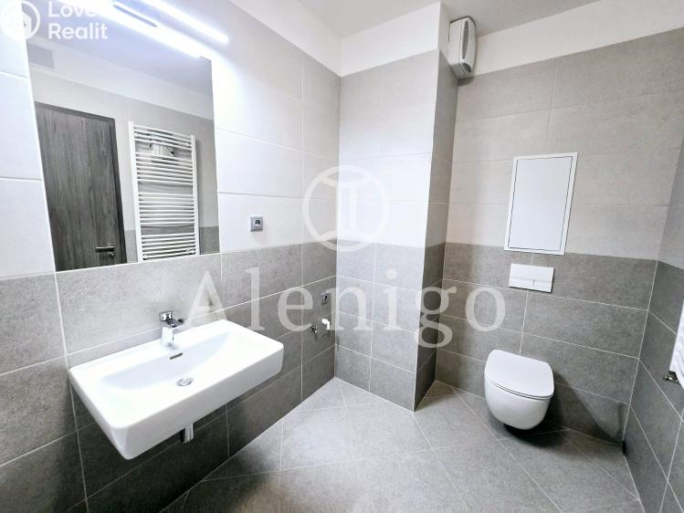 Prodej bytu 2+KK Praha, Poděbradská č. 15