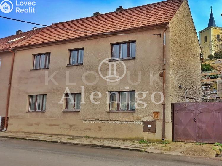 Продажа семейного дома Klobuky, Nádražní č. 1