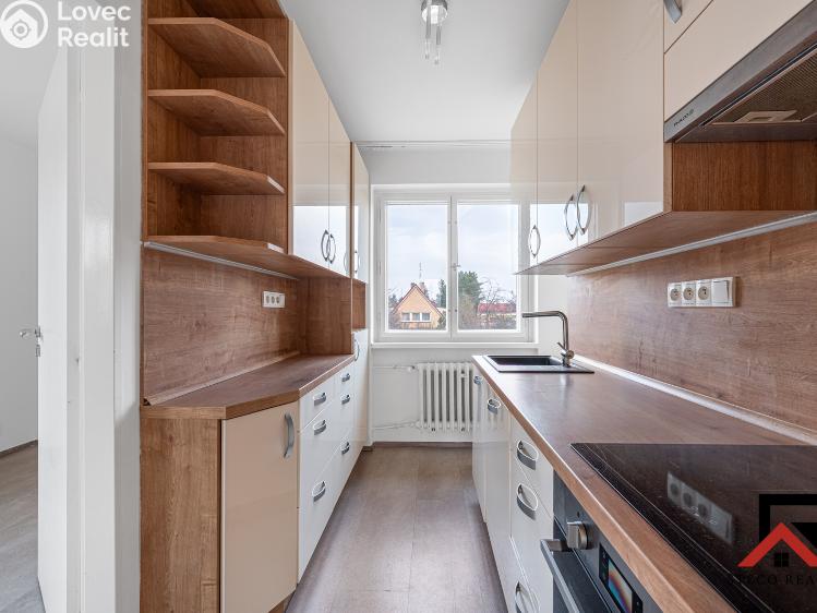 Sale apartment 3+1 Praha, Jívanská č. 13
