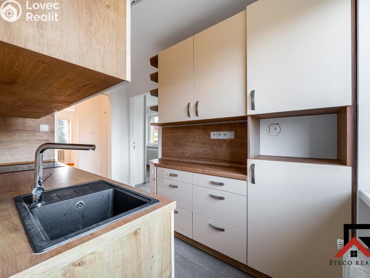 Sale apartment 3+1 Praha, Jívanská č. 14
