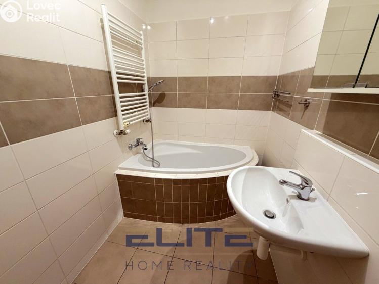 Pronájem bytu 3+1 Liberec, Nádvorní 1206/3 č. 6