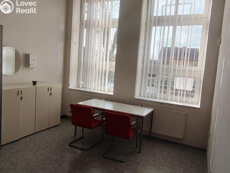 Pronájem obchodního prostoru Nýrsko, Prap. Veitla 59 č. 15