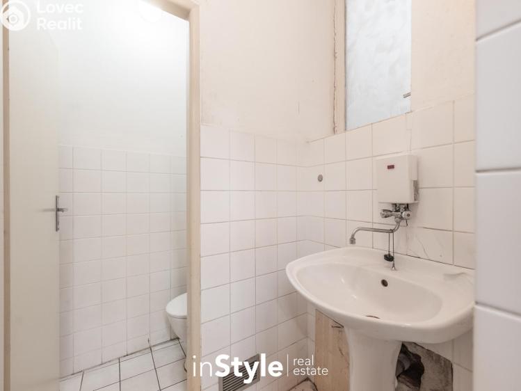 Pronájem kanceláře Uherské Hradiště, Nádražní 307 č. 14