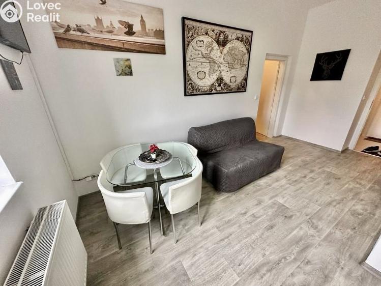 Pronájem bytu 2+KK Praha, U Harfy 272/6 č. 3