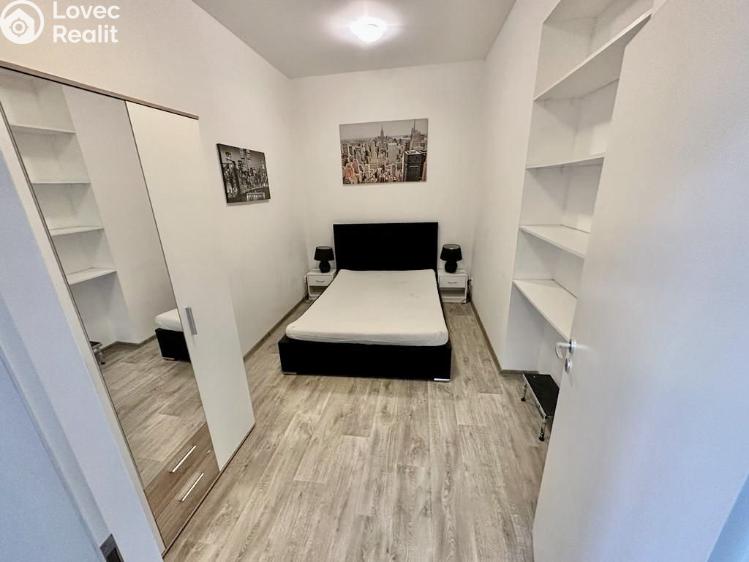 Pronájem bytu 2+KK Praha, U Harfy 272/6 č. 6