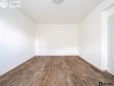 Аренда квартиры 2+1 Pardubice, Bezdíčkova 1548 č. 8