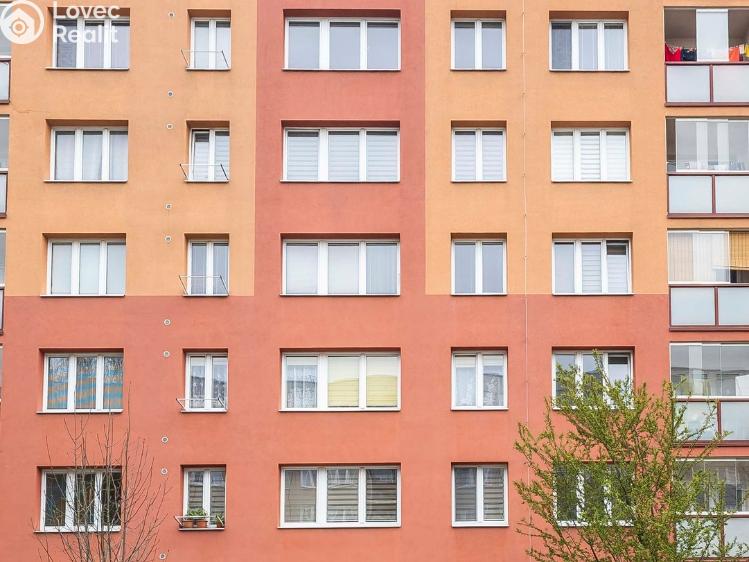 Prodej bytu 3+1 Havířov, Nákupní č. 25