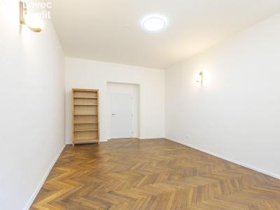 Аренда квартиры 3+KK Hradec Králové, Šafaříkova č. 9
