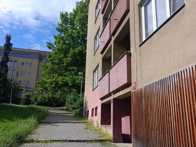 Pronájem bytu 1+KK Praha, Jeremenkova č. 10
