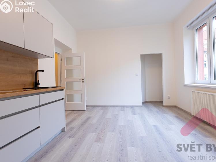 Pronájem bytu 2+KK Praha, Tolstého 1010/2 č. 1