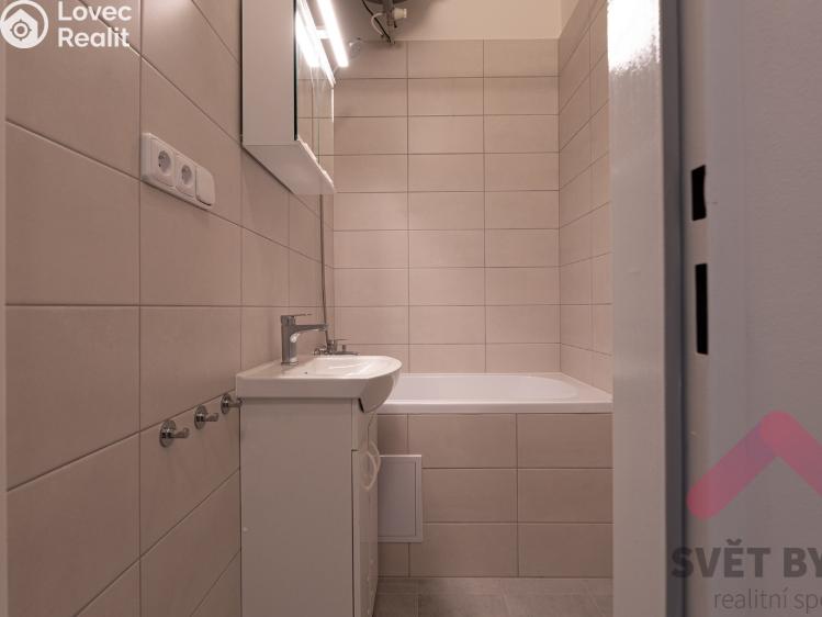 Pronájem bytu 2+KK Praha, Tolstého 1010/2 č. 7