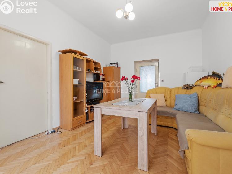 Prodej bytu 3+1 Říčany, Olivova č. 11