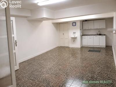 Rent commercial space Praha, Sněženková č. 3