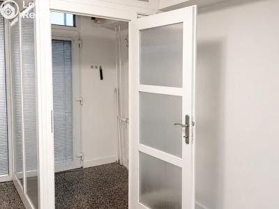 Rent commercial space Praha, Sněženková č. 5