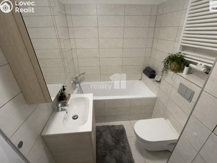Pronájem bytu 2+KK Praha 7, V závětří č. 10