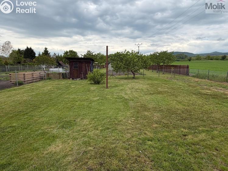 Sale hut Děčany č. 18