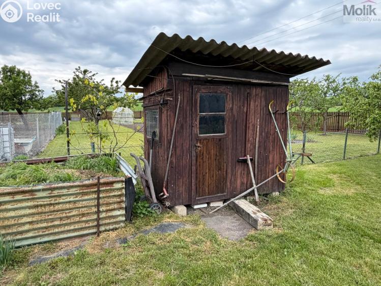 Sale hut Děčany č. 21