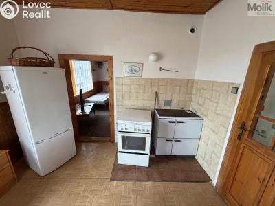 Sale hut Děčany č. 6