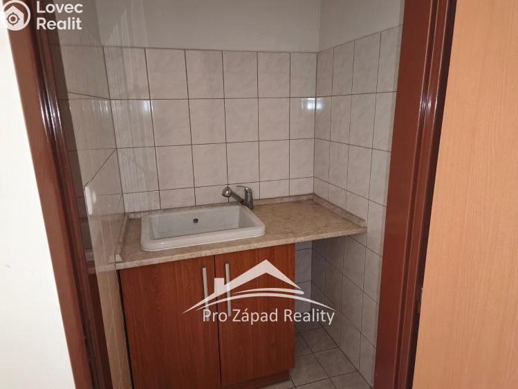 Rent commercial space Plzeň, Poděbradova č. 8