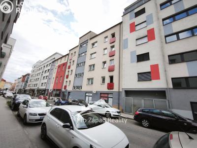 Rent commercial space Plzeň, Poděbradova č. 1