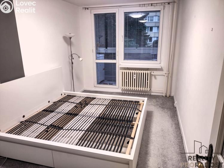 Pronájem bytu 3+KK Praha, V průčelí č. 11