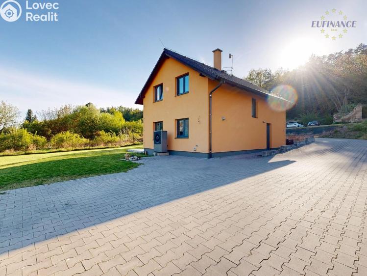 Sale family house Nelahozeves, Pod strání 86 č. 2