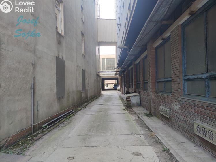 Rent warehouse Adamov č. 8
