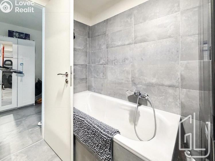 Pronájem bytu 3+KK Praha, Mezi vodami 2283/29a č. 13