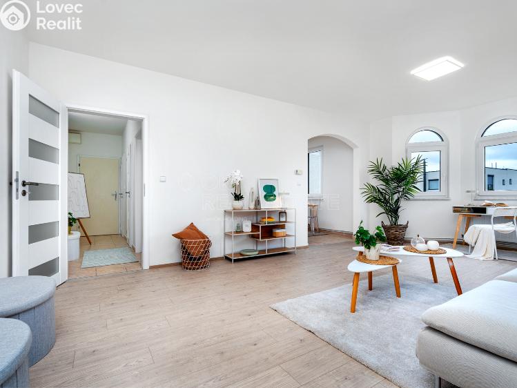 Sale apartment 2+1 Dobřejovice, Sportovní č. 2