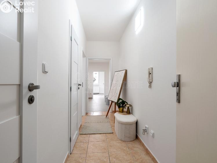 Sale apartment 2+1 Dobřejovice, Sportovní č. 8