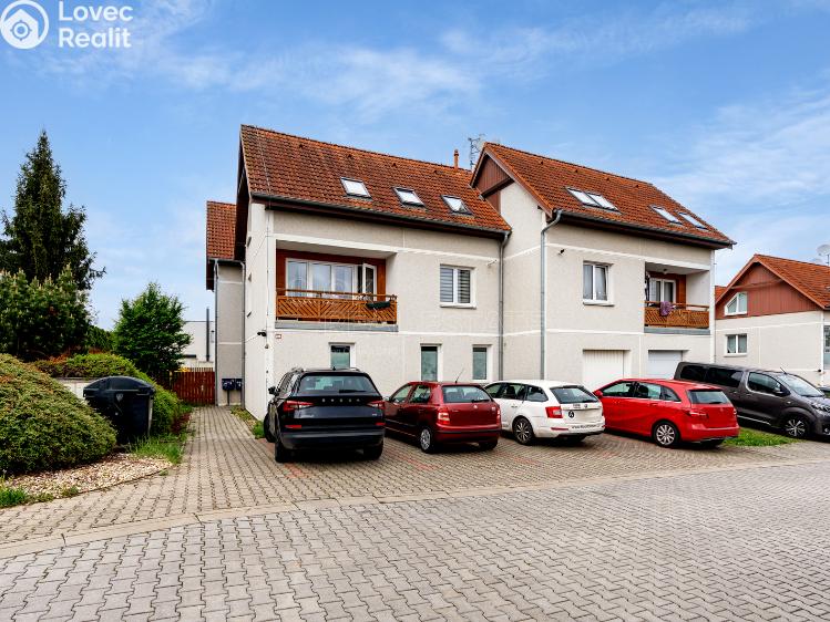 Sale apartment 2+1 Dobřejovice, Sportovní č. 14