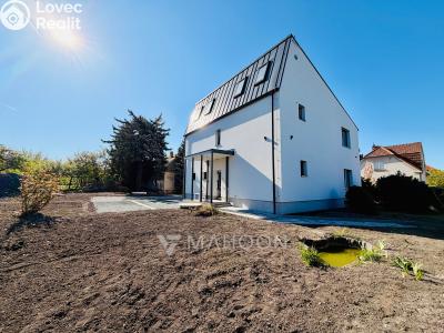 Pronájem bytu 2+KK Kostelec nad Labem, Zeyvalova č. 14