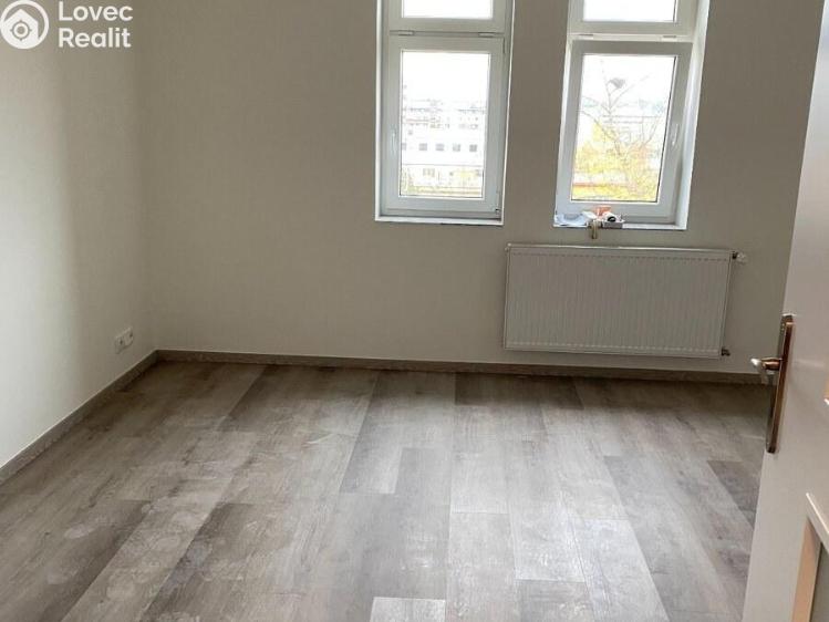 Pronájem bytu 1+KK Praha, Freyova 235/7 č. 4