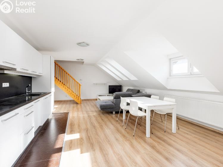 Sale apartment 2+KK Praha, Novákových č. 4
