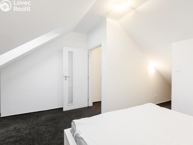 Sale apartment 2+KK Praha, Novákových č. 9