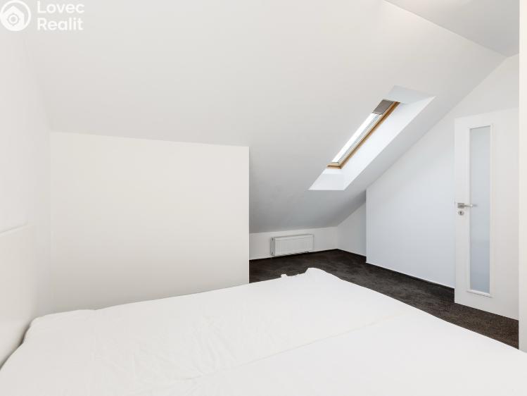 Sale apartment 2+KK Praha, Novákových č. 10