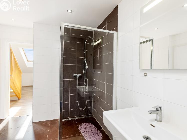 Sale apartment 2+KK Praha, Novákových č. 12