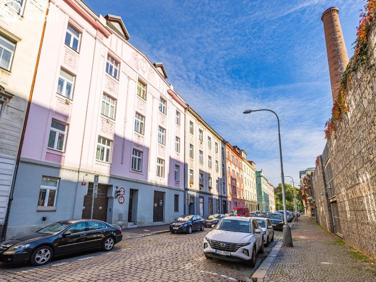 Sale apartment 2+KK Praha, Novákových č. 20