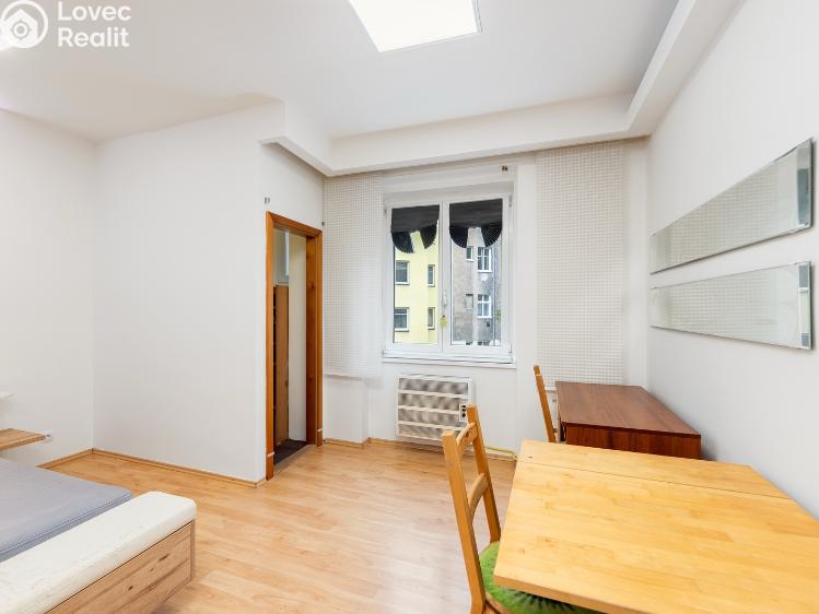 Sale apartment 1+1 Praha, Kotlaska č. 6