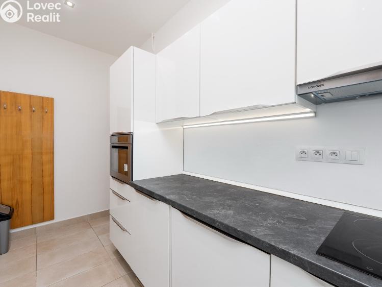 Sale apartment 1+1 Praha, Kotlaska č. 12