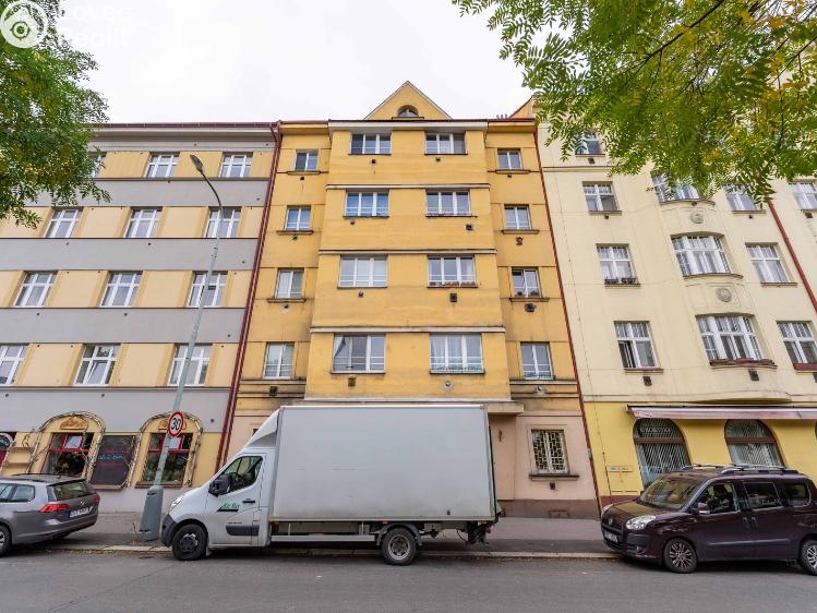 Sale apartment 1+1 Praha, Kotlaska č. 19
