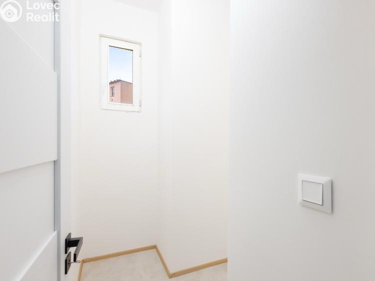 Sale apartment 1+KK Praha, Sekaninova č. 13