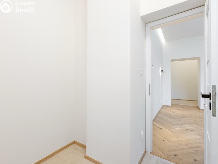 Sale apartment 1+KK Praha, Sekaninova č. 14