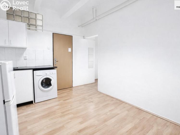 Sale apartment 1+1 Praha 10, Gruzínská č. 2