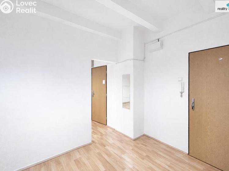 Sale apartment 1+1 Praha 10, Gruzínská č. 4