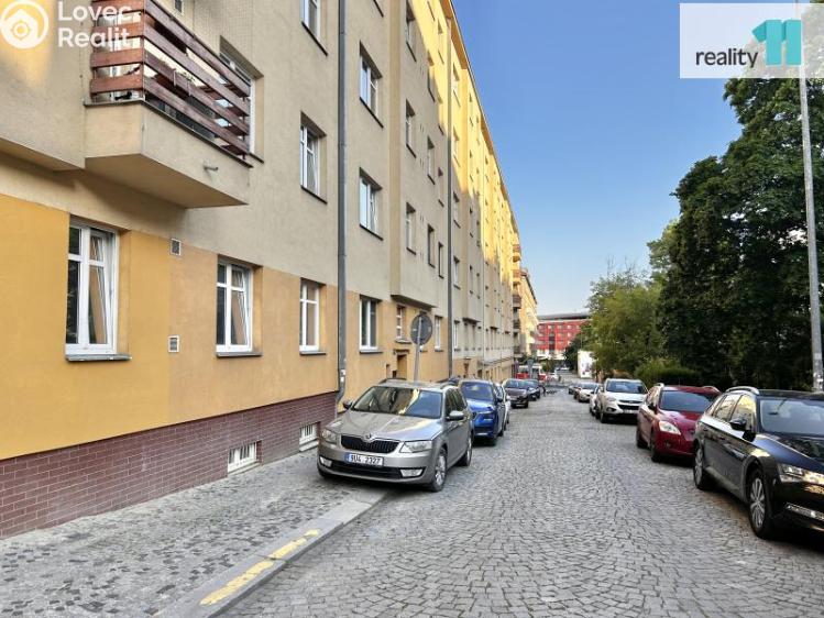 Sale apartment 1+1 Praha 10, Gruzínská č. 14